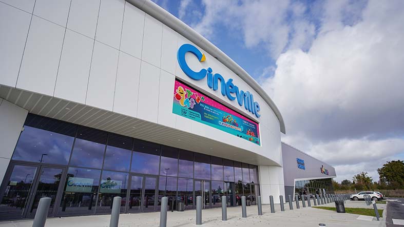 Cinéville_VERN SUR SEICHE_