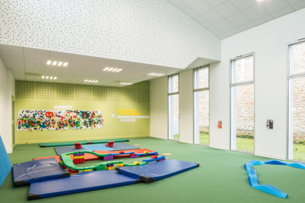 •	Structures petite enfance (crèches, multi-accueils)